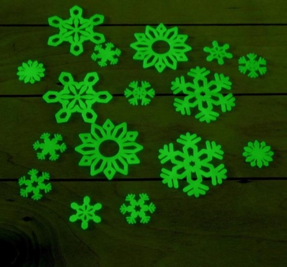 Развивающий игровой набор «Новый год в лесу», наклейки светятся в темноте