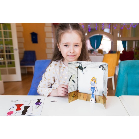 Магнитная игра «Одень куклу: топ-модель», Happy Valley