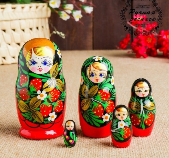 Матрёшка &quot;Хохломская&quot; Катя ягоды, 12-13 см, ручная роспись. Уценка: одна матрешка с трещиной