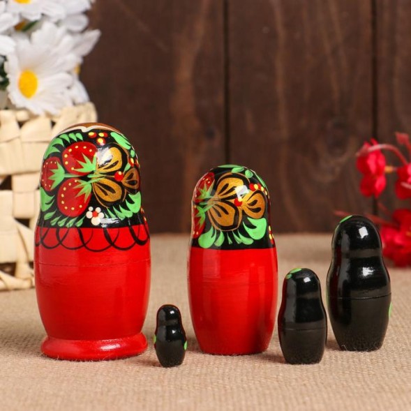 Матрёшка &quot;Хохломская&quot; Катя ягоды, 12-13 см, ручная роспись. Уценка: одна матрешка с трещиной