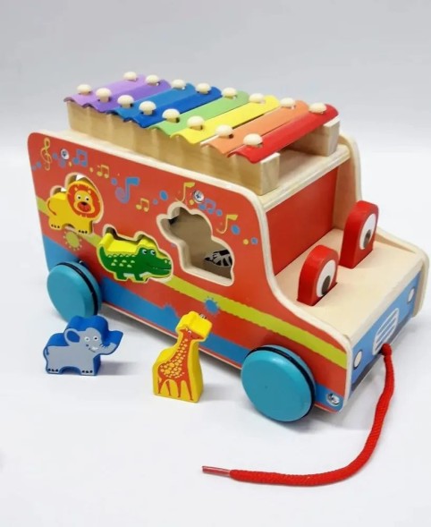 Машинка-сортер для малышей с металлофоном