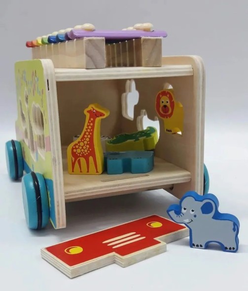 Машинка-сортер для малышей с металлофоном