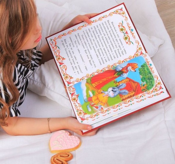 Книга в твёрдом переплёте «Русские народные сказки»,128 стр.