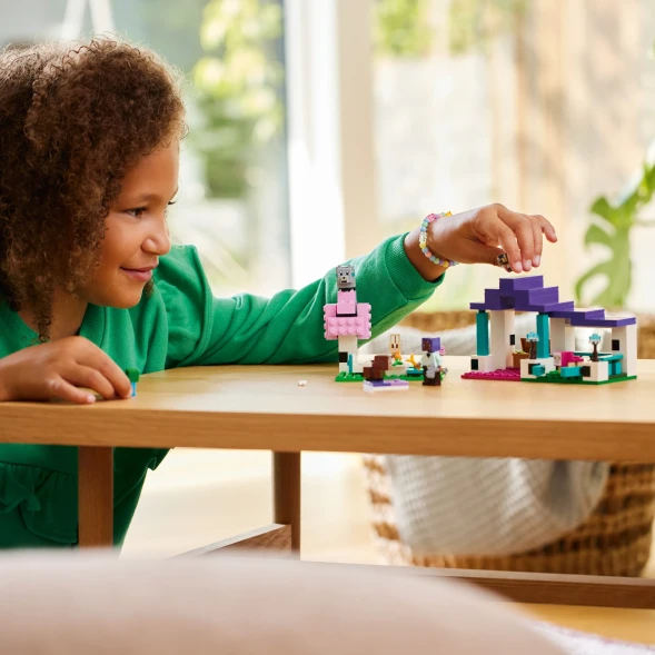 Конструктор LEGO Minecraft Заповедник для животных 21253