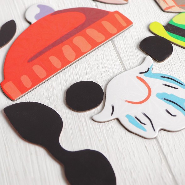 Конструктор магнитный "Весёлые рожицы": карточки, маркер, магнитные элементы! Уценка: не хватает крепления для магнитной доски