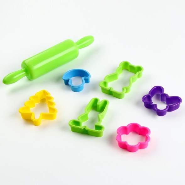 Игровой набор, скалка и формочки (в сетке)