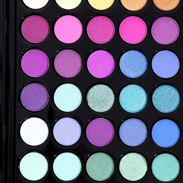 Набор декоративной косметики тени 60 цв., 6 цв румян, 12 бальзамов для губ