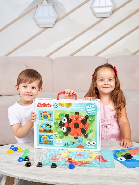 Мозаика для самых маленьких 52 элемента. Пуговицы с трафаретами