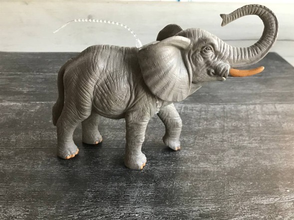 Игрушка "Дикие животные Африки" на выбор. Длина фигурок: 20-22 см. Высота: 8-12 см. - Слон