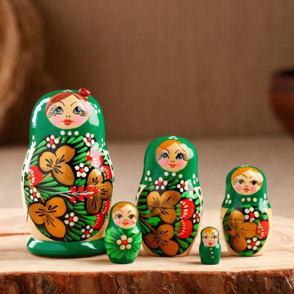 Матрёшка Божья коровка, зелёное платье, 5 кукольная, 10-12 см