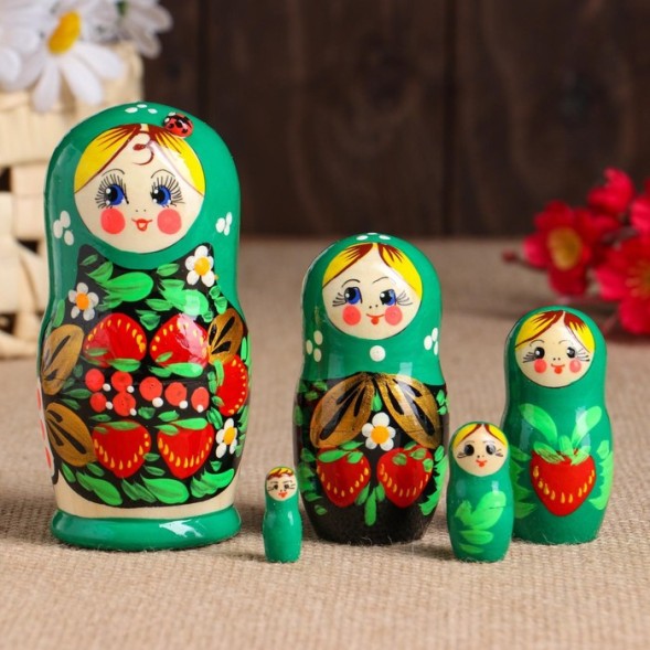 Матрёшка Божья коровка, зелёное платье, 5 кукольная, 10-12 см