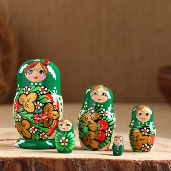 Матрёшка Божья коровка, зелёное платье, 5 кукольная, 10-12 см