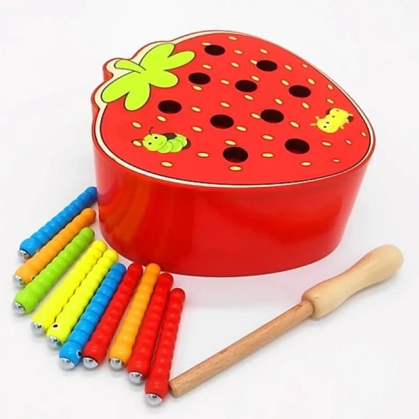 Магнитная игра "Поймай червячка", Клубника