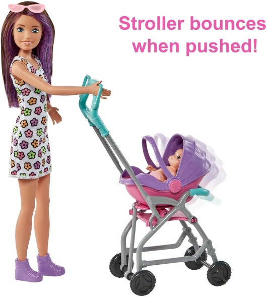 Игровой набор Barbie Skipper Babysitters Inc с куклой, коляской, куклой и 5 аксессуарами, съемное сиденье коляски для переноски