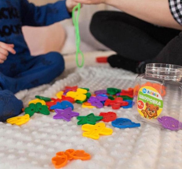 Шнуровка «Весёлые фигурки» в банке, 40 шт., по методике Монтессори
