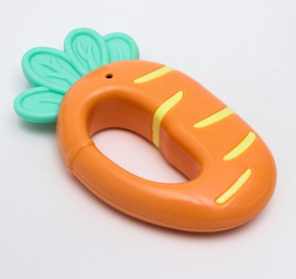 Прорезыватель с погремушкой «Овощной микс - Морковка»