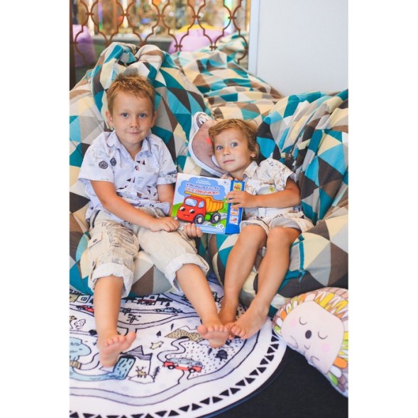 Книжка с музыкальным чипом "Хорошо быть грузовичком" 22 х 17 10 стр.