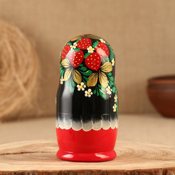 Матрёшка дерево «Земляничка», красное платье, 5 кукольная, 15 см