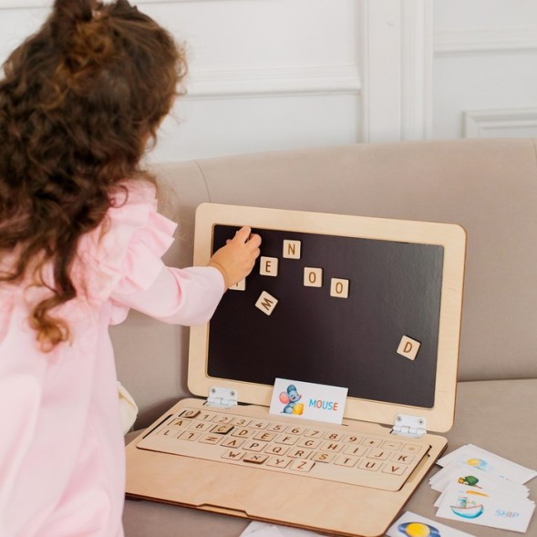 Игрушка из дерева Ноутбук «Алфавит»