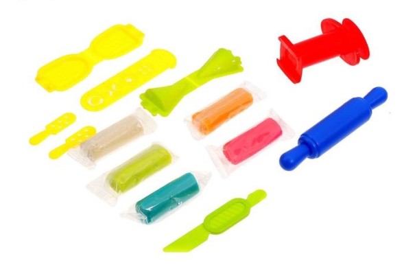 Игровой набор для лепки «Весёлое мороженое», 5 брусков пластилина, аксессуары