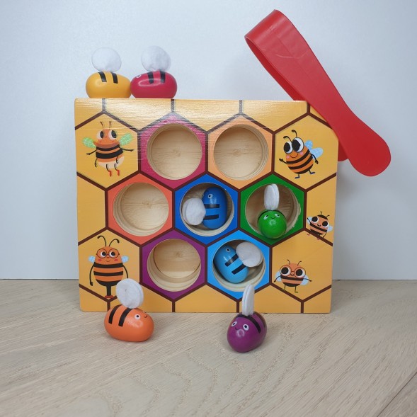 Сортер деревянный Пчелки и Улей с щипцами, учим цвета
