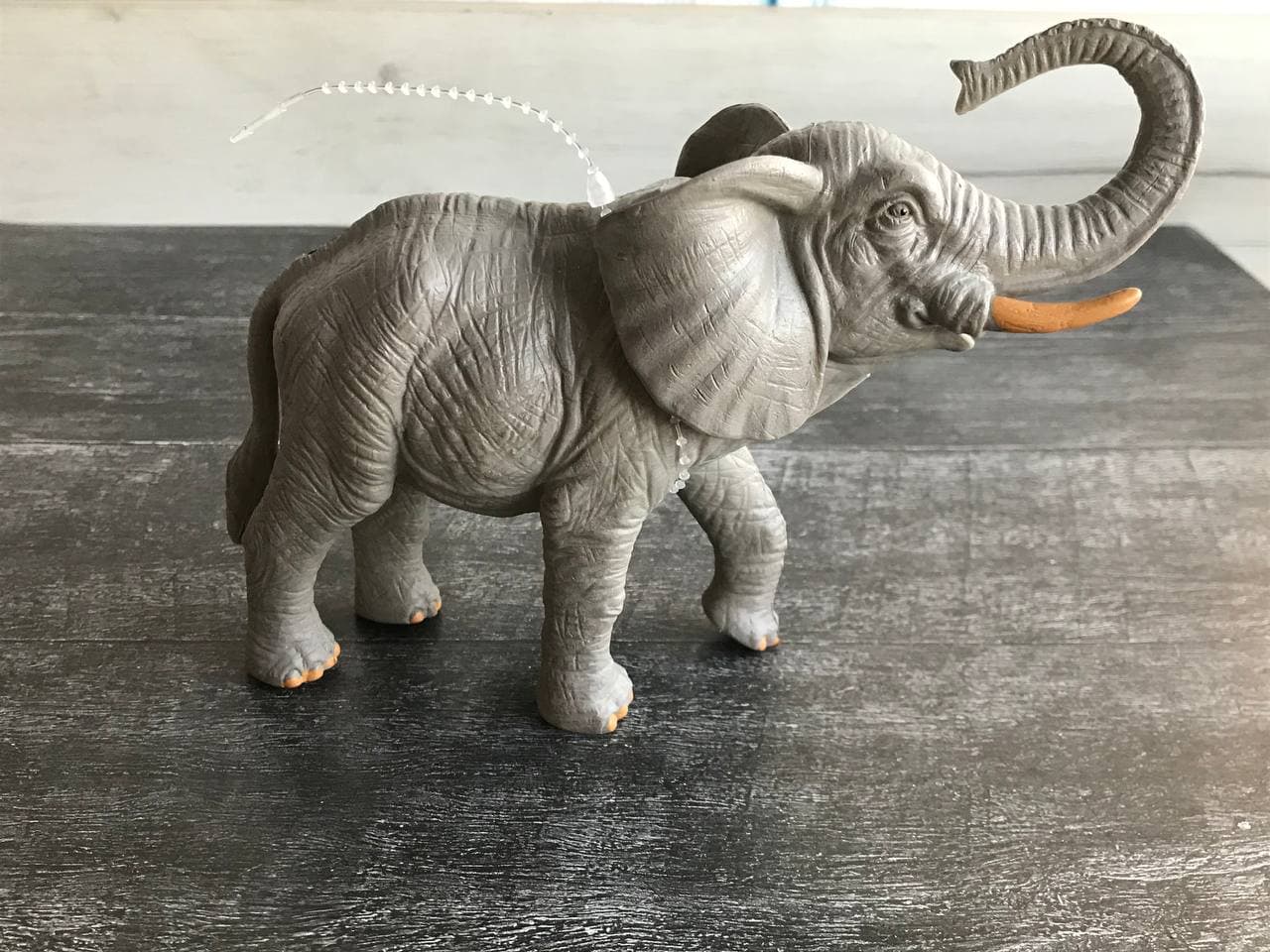 Игрушка «Дикие животные Африки» на выбор. Длина фигурок: 20-22 см. Высота: 8-12 см. — Слон
